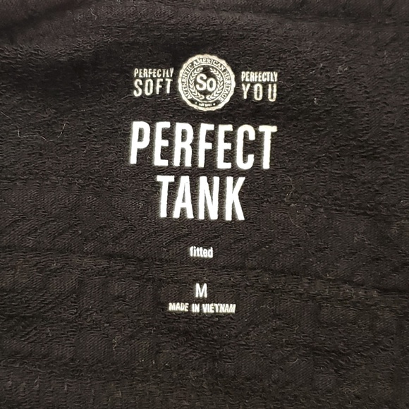 Black Fitted Tank Top - Picture 3 of 3